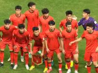 开云体育入口-亚洲足球精英赛场上拼尽全力